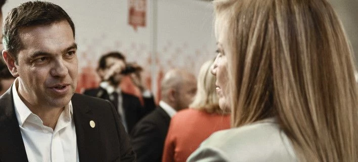 Πόλεμος ΣΥΡΙΖΑ-ΚΙΝΑΛ για το… φλερτ Τσίπρα με τους Σοσιαλιστές